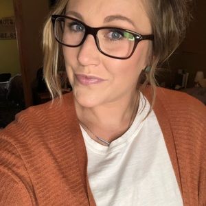 Meet your Posher, Whitney